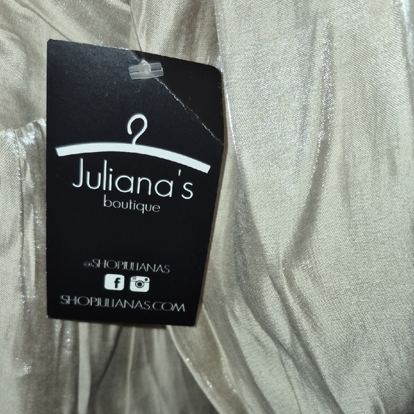 Juliana's Boutique Sweetheart Neckline Metallic Blouse - Picture 2 of 3